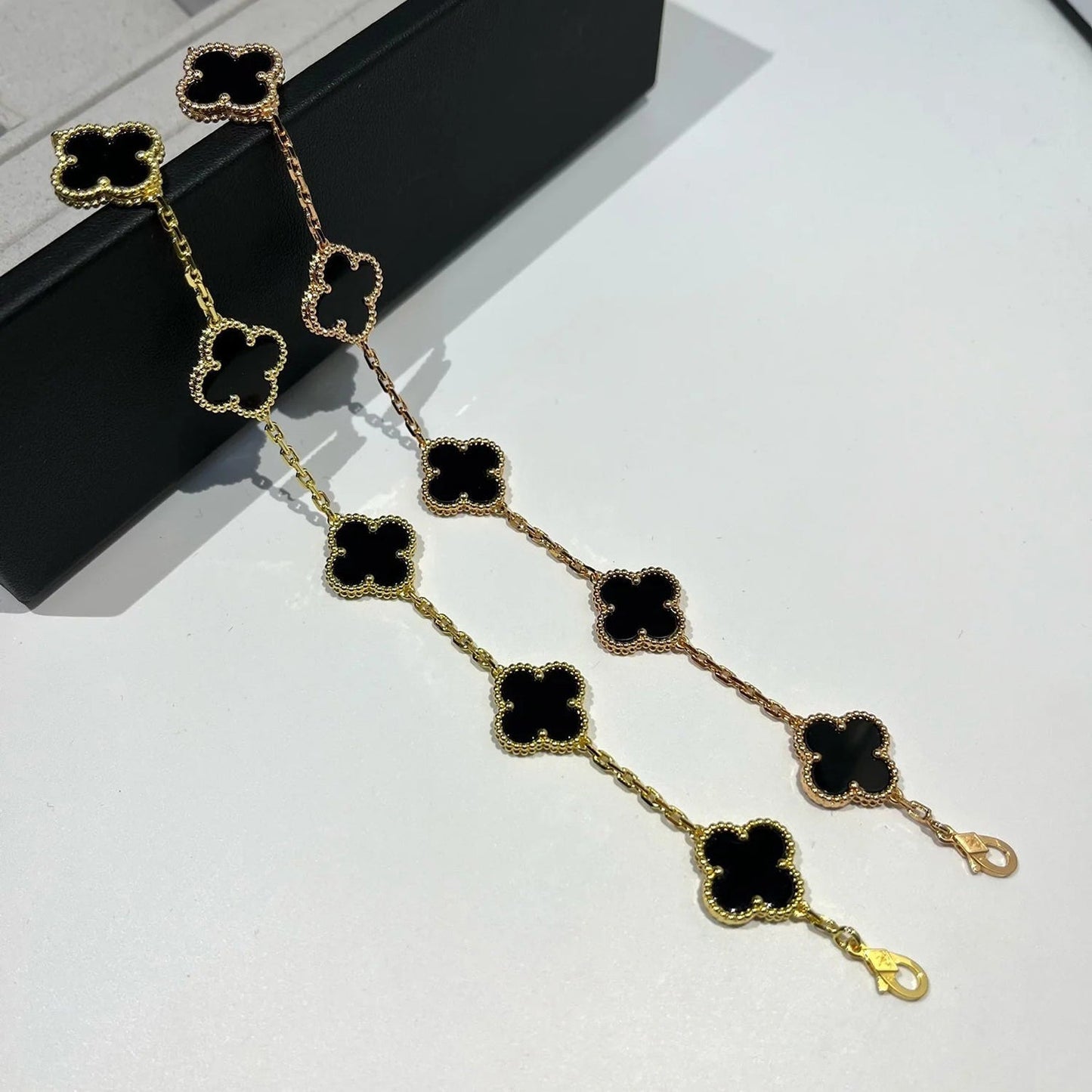 [Riva Jewelry]LUCKY CLOVER 5-MOTIF BRACELET - BLACK OXNY COLLECTION