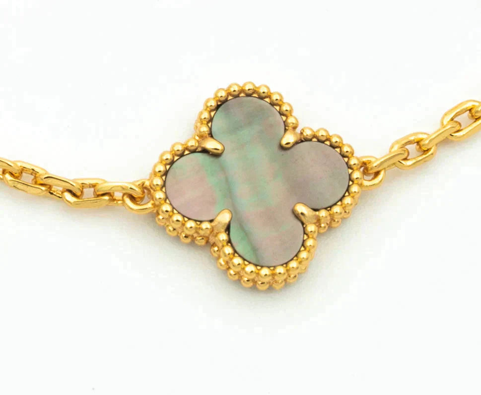 [Riva Jewelry]LUCKY CLOVER 5-MOTIF BRACELET - GREY MOTHER-OF-PEARL COLLECTION