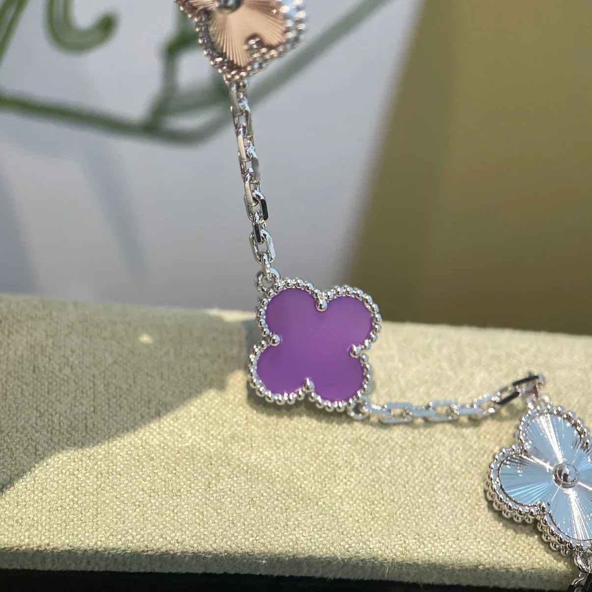 [Riva Jewelry]LUCKY CLOVER 5-MOTIF BRACELET - VIOLET COLLECTION