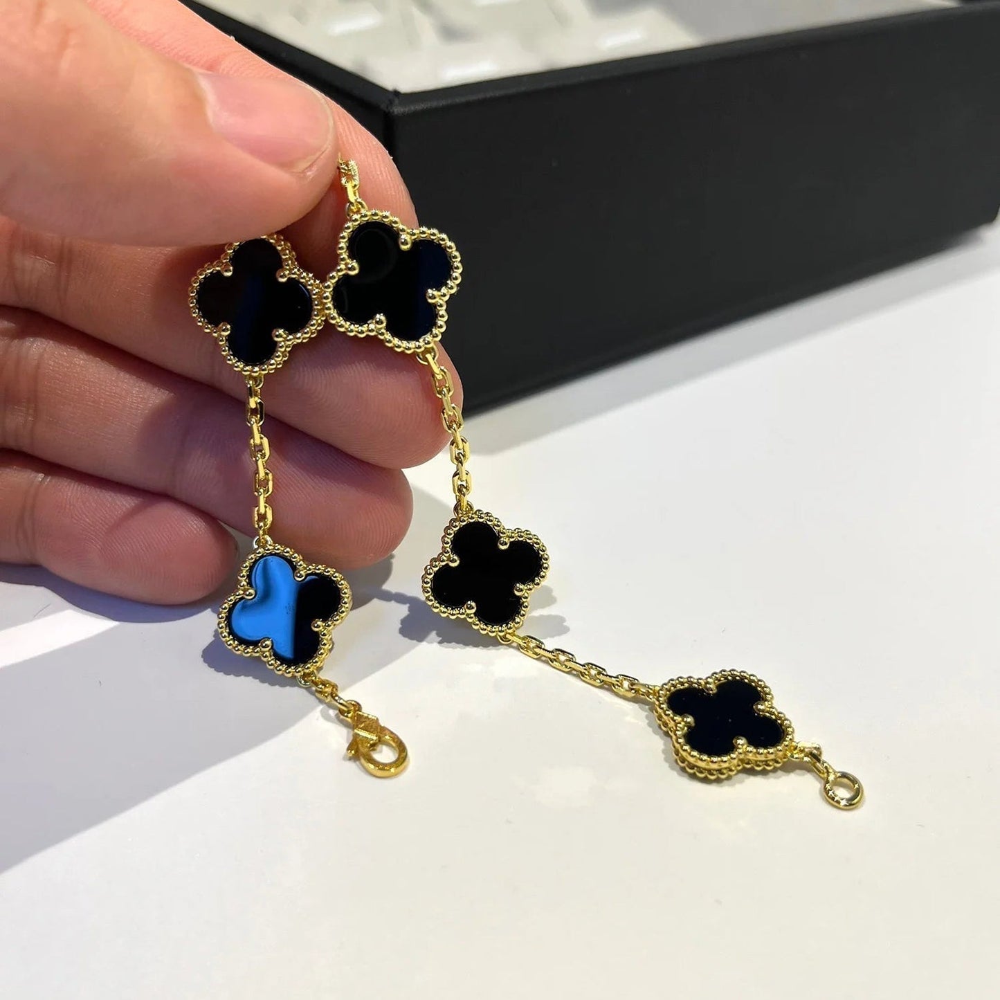 [Riva Jewelry]LUCKY CLOVER 5-MOTIF BRACELET - BLACK OXNY COLLECTION