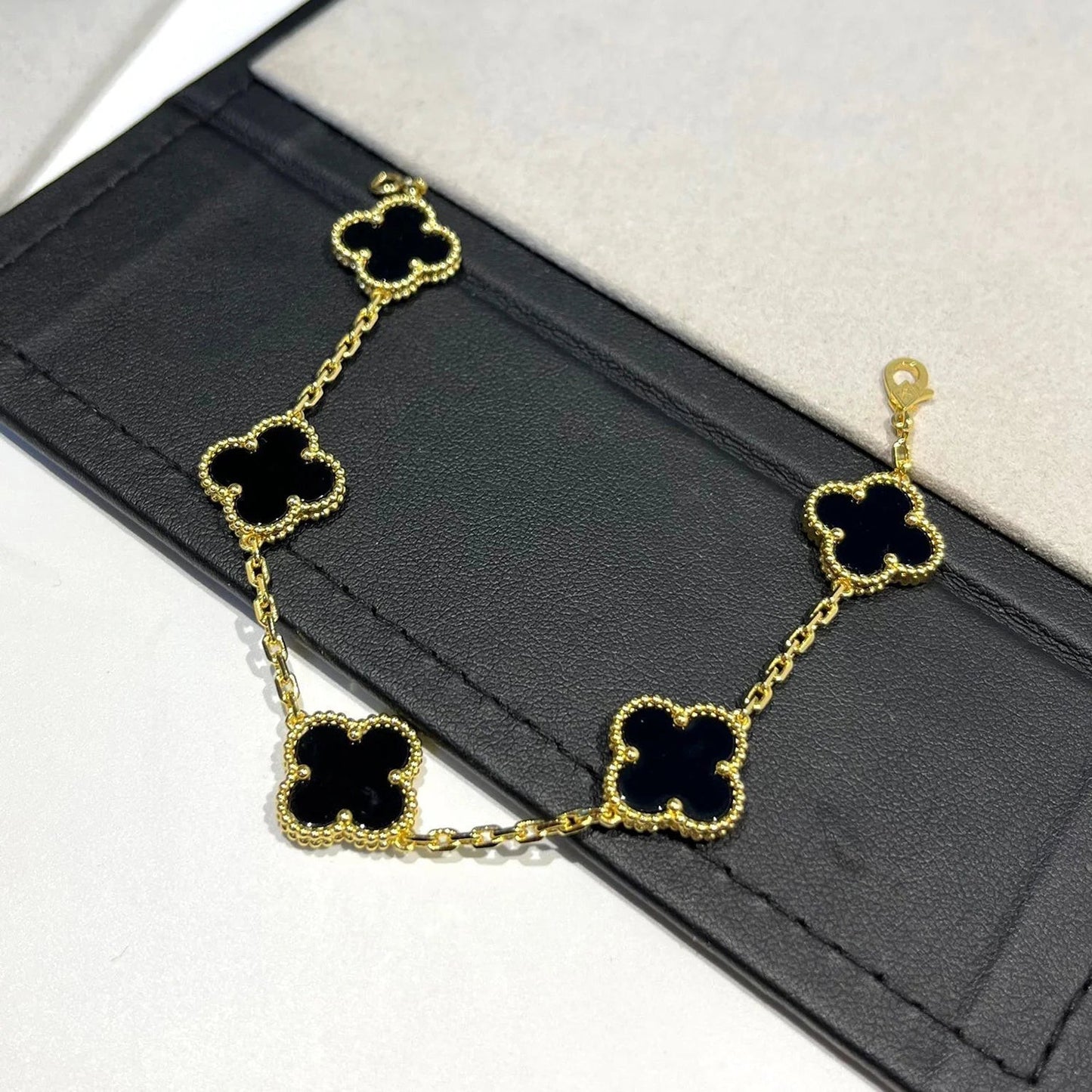 [Riva Jewelry]LUCKY CLOVER 5-MOTIF BRACELET - BLACK OXNY COLLECTION