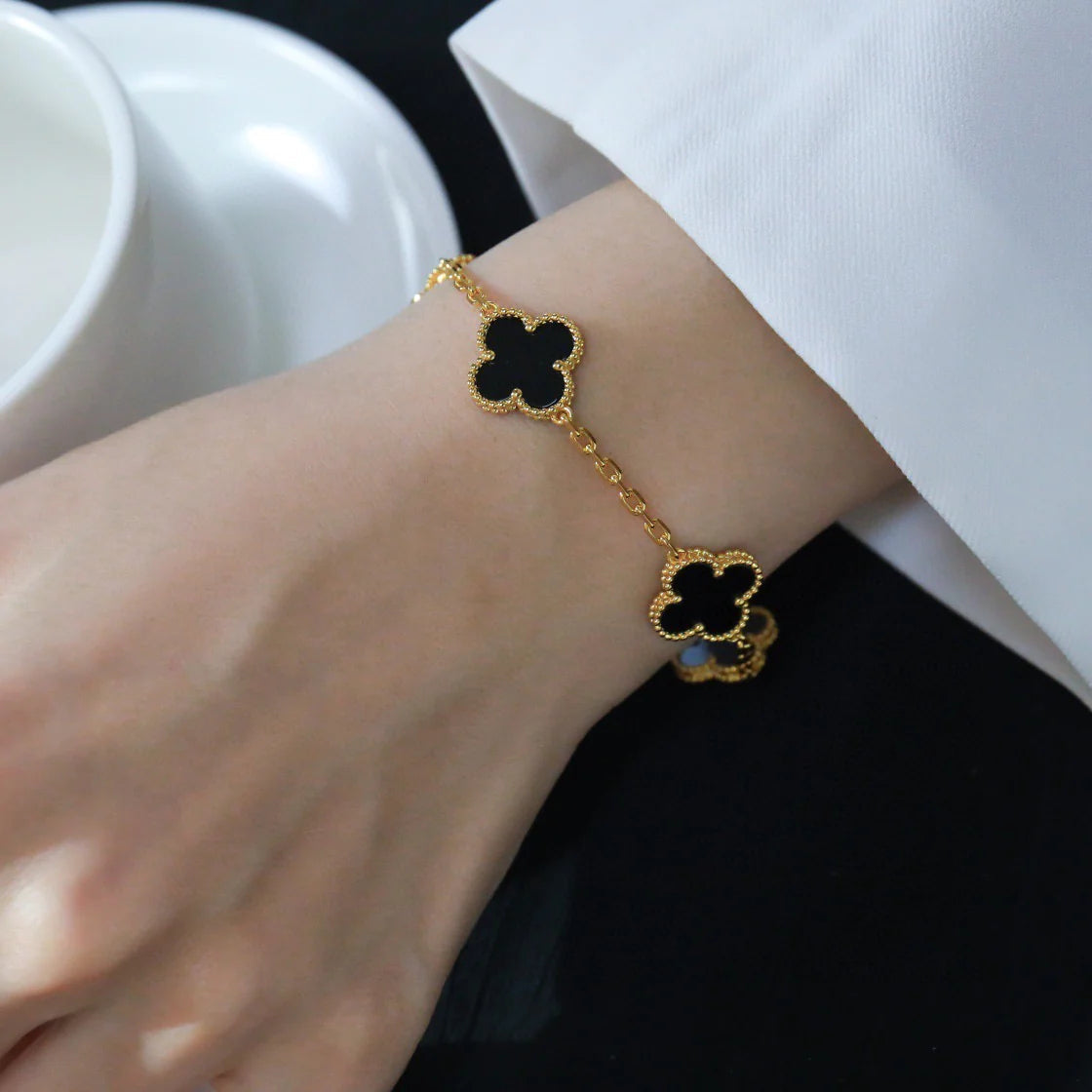 [Riva Jewelry]LUCKY CLOVER 5-MOTIF BRACELET - BLACK OXNY COLLECTION