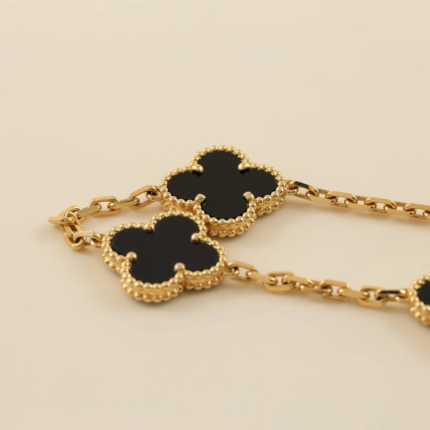 [Riva Jewelry]LUCKY CLOVER 5-MOTIF BRACELET - BLACK OXNY COLLECTION