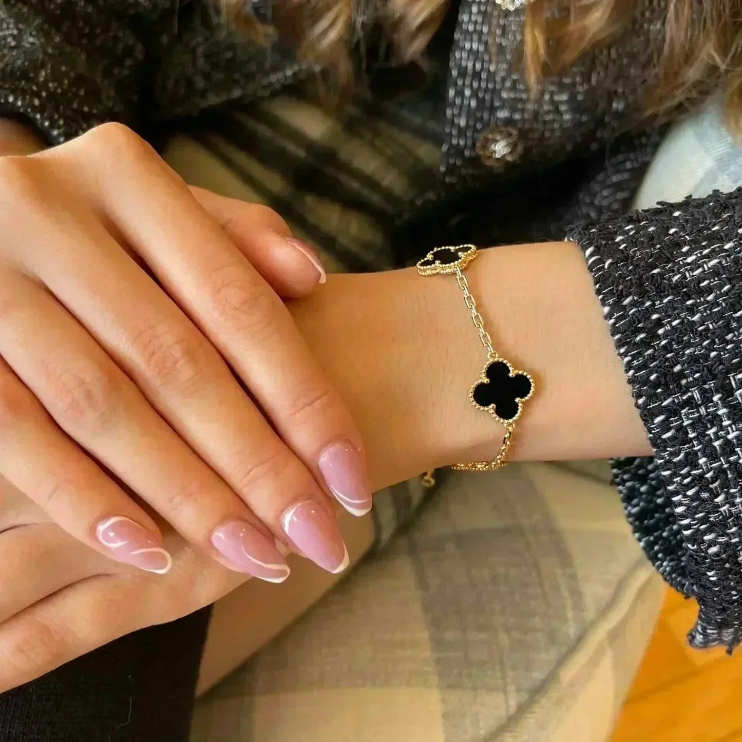 [Riva Jewelry]LUCKY CLOVER 5-MOTIF BRACELET - BLACK OXNY COLLECTION