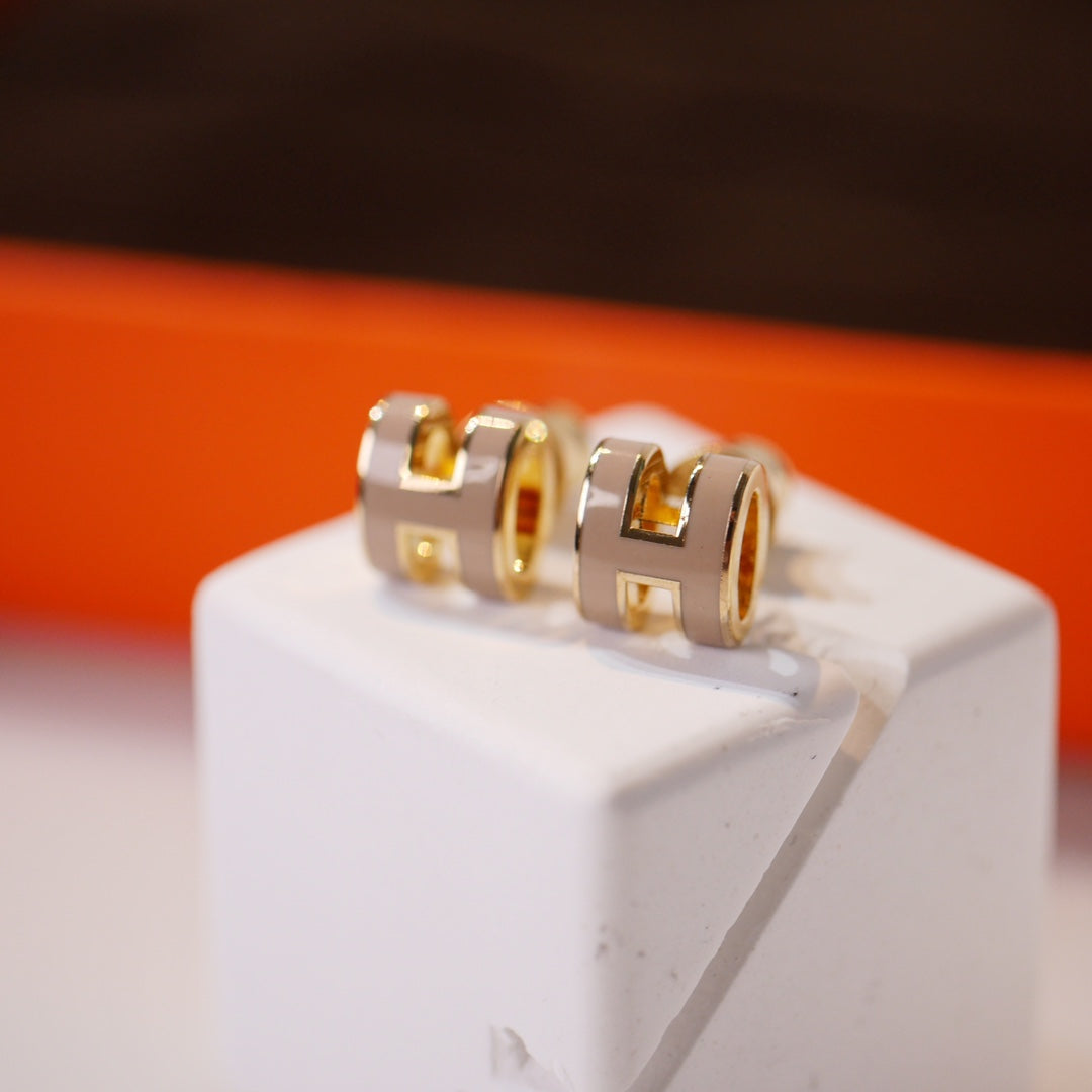 [Riva Jewelry]MINI POP H GOLD EARRINGS GREY