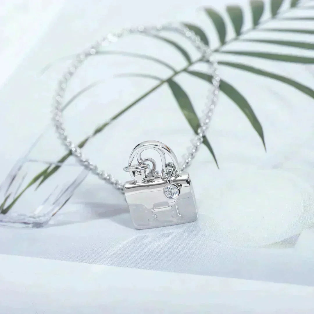 [Riva Jewelry]AMULETTE PEDANT SILVER NECKLACE