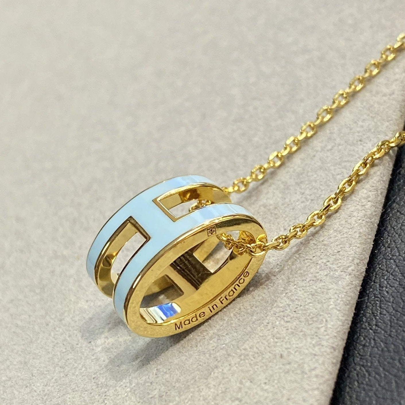 [Riva Jewelry]POP H LIGHT BLUE NECKLACE
