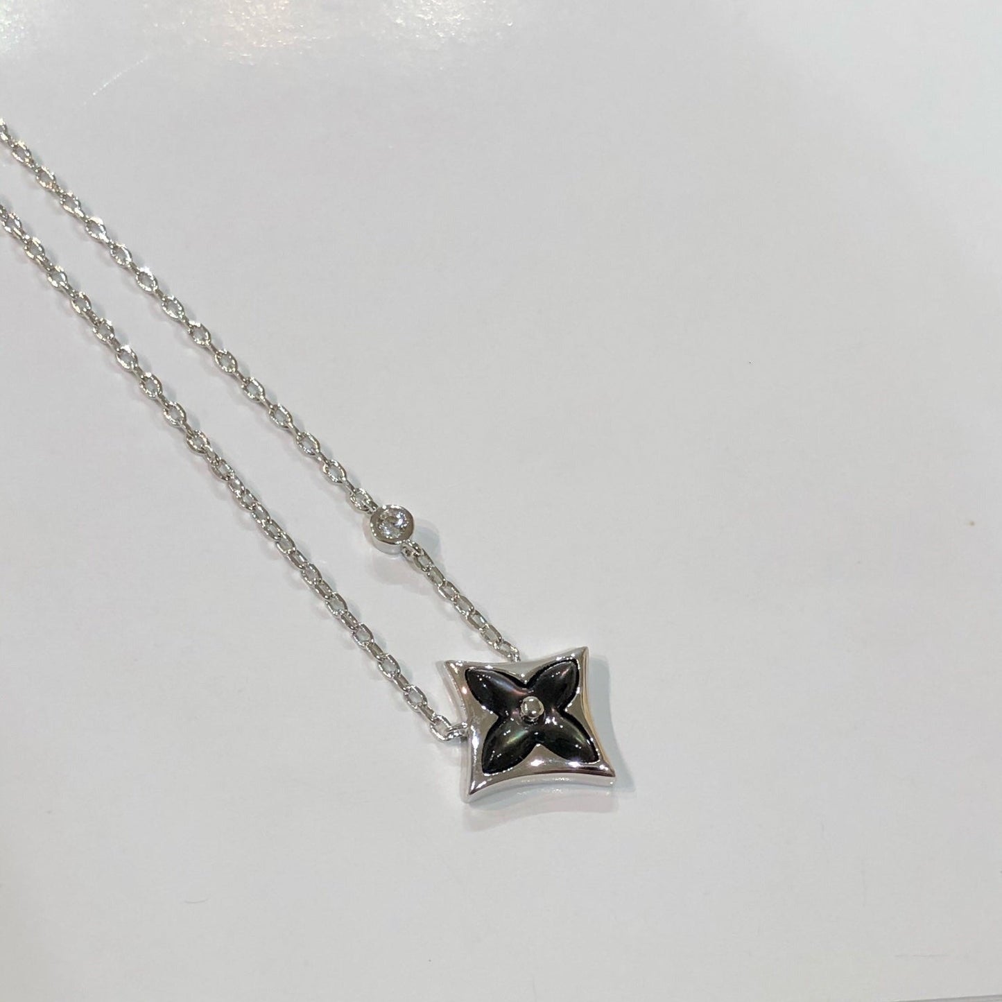 [Riva Jewelry]STAR BLACK MOP NECKLACE
