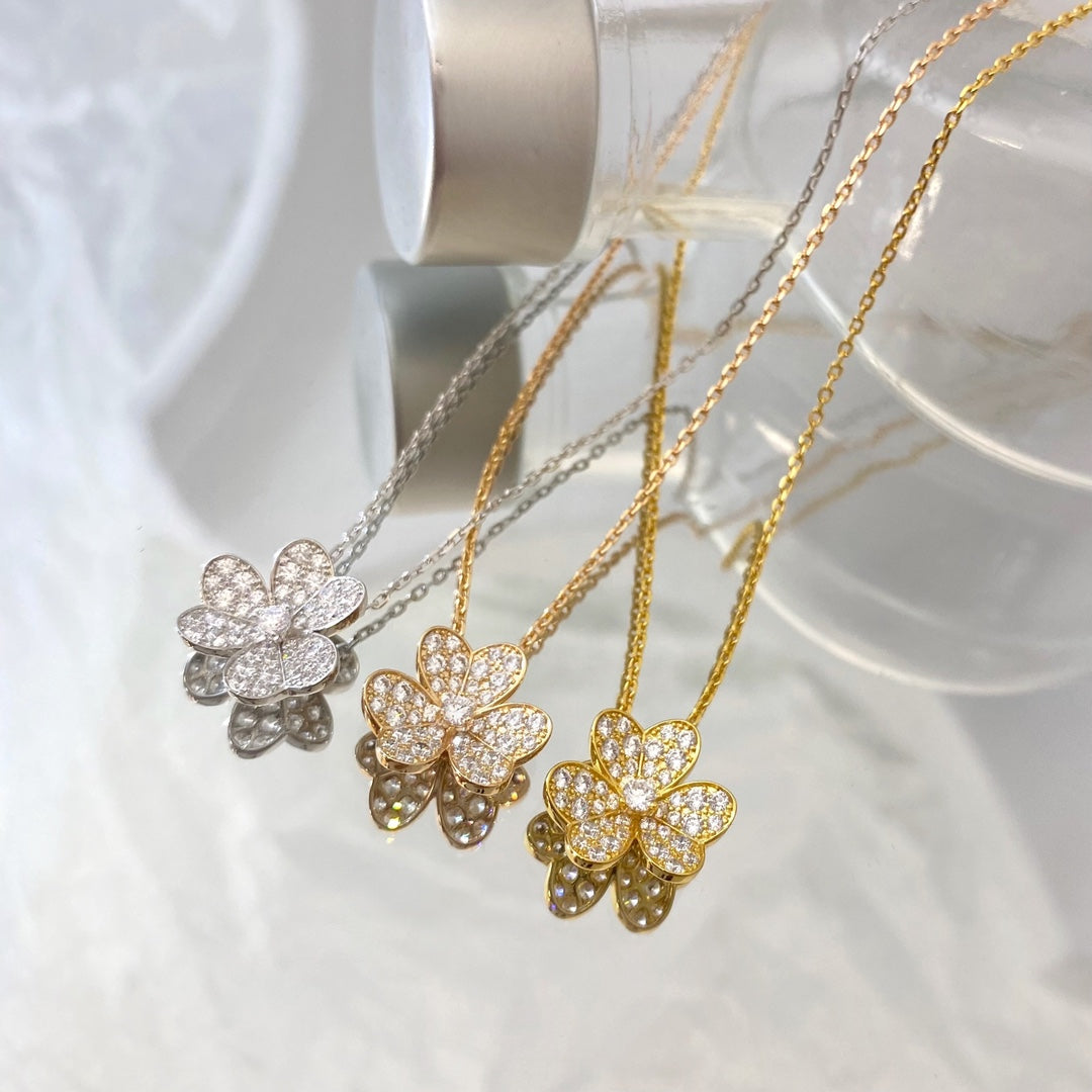 [Riva Jewelry]PAVÉ DIAMOND FLOWER CHARM NECKLACE