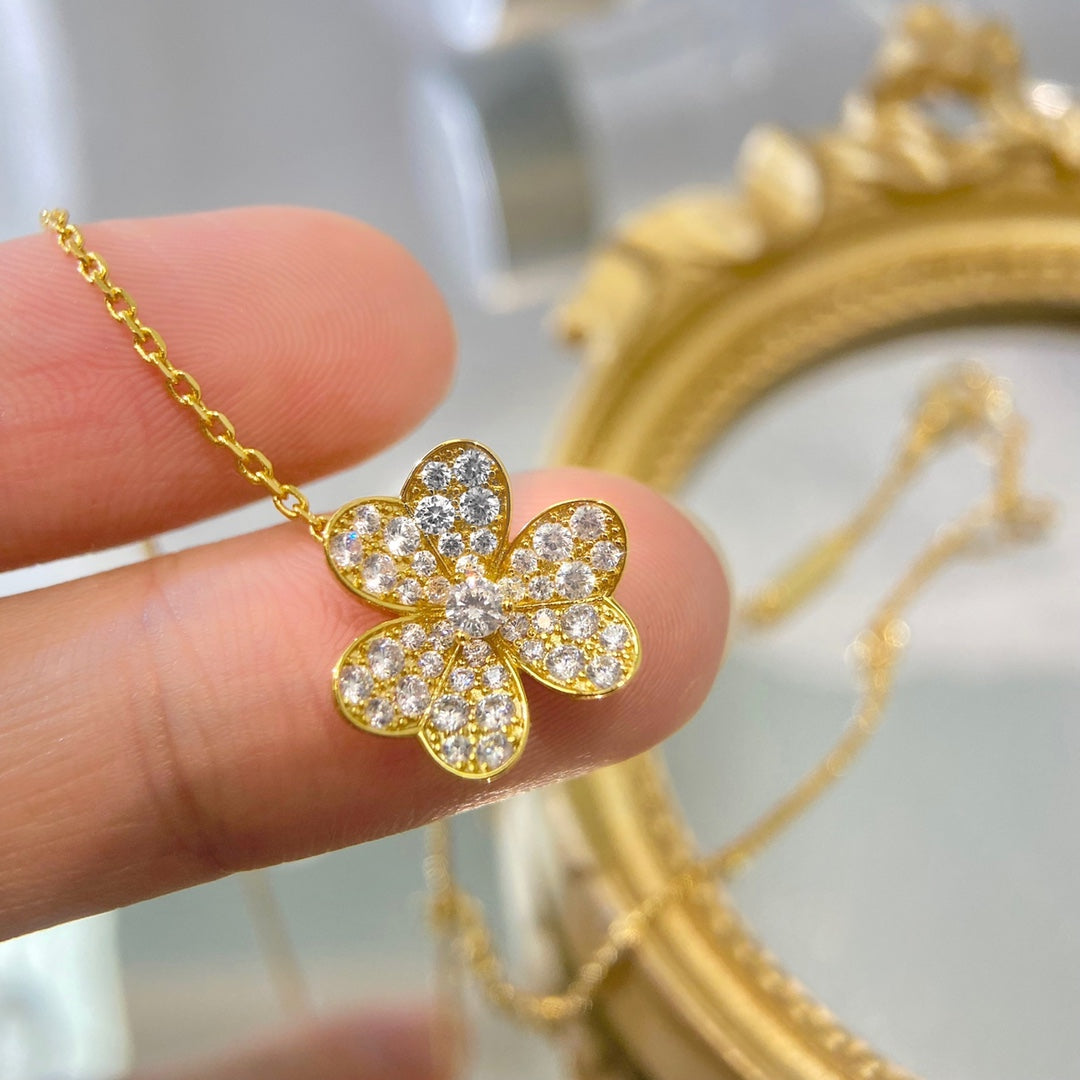 [Riva Jewelry]PAVÉ DIAMOND FLOWER CHARM NECKLACE