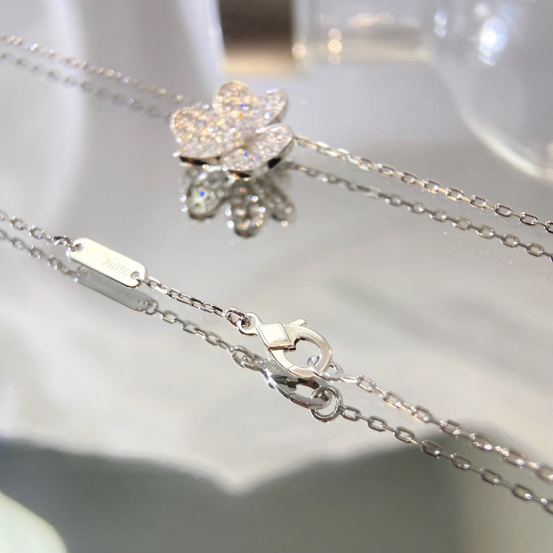 [Riva Jewelry]PAVÉ DIAMOND FLOWER CHARM NECKLACE