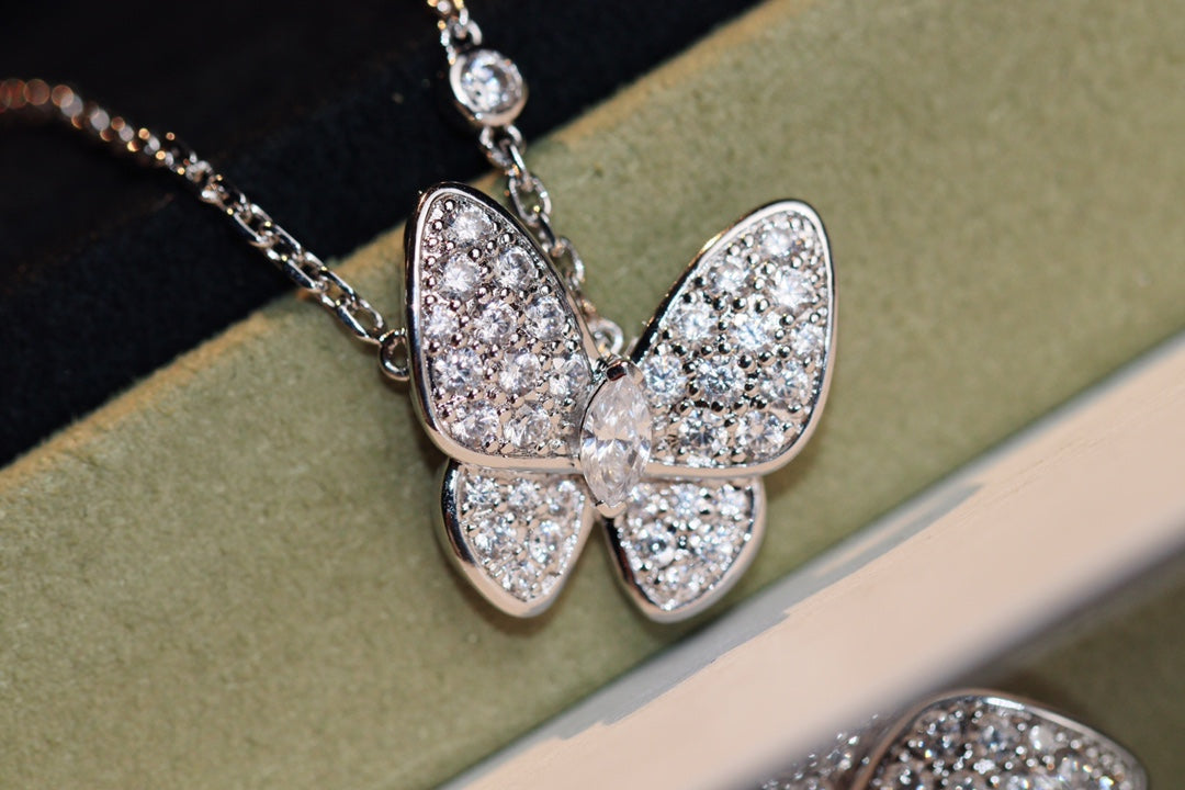 [Riva Jewelry]BUTTERFLY DIAMOND CHARM NECKLACE