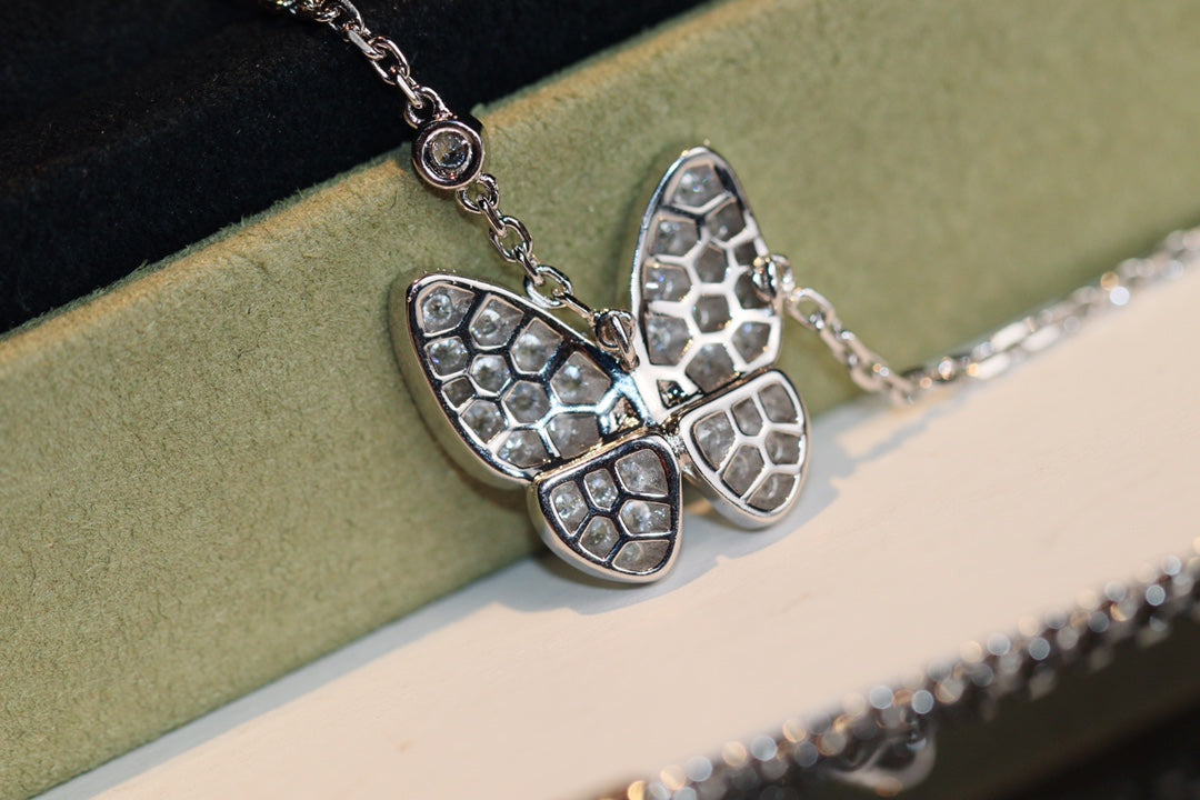 [Riva Jewelry]BUTTERFLY DIAMOND CHARM NECKLACE