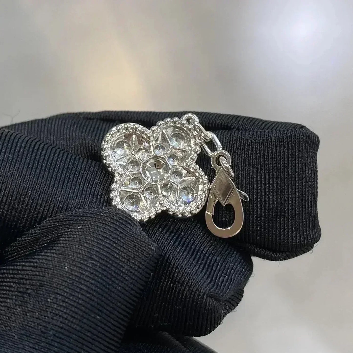 [Riva Jewelry]LUCKY CLOVER 5-MOTIF BRACELET - FULL-DIAMOND