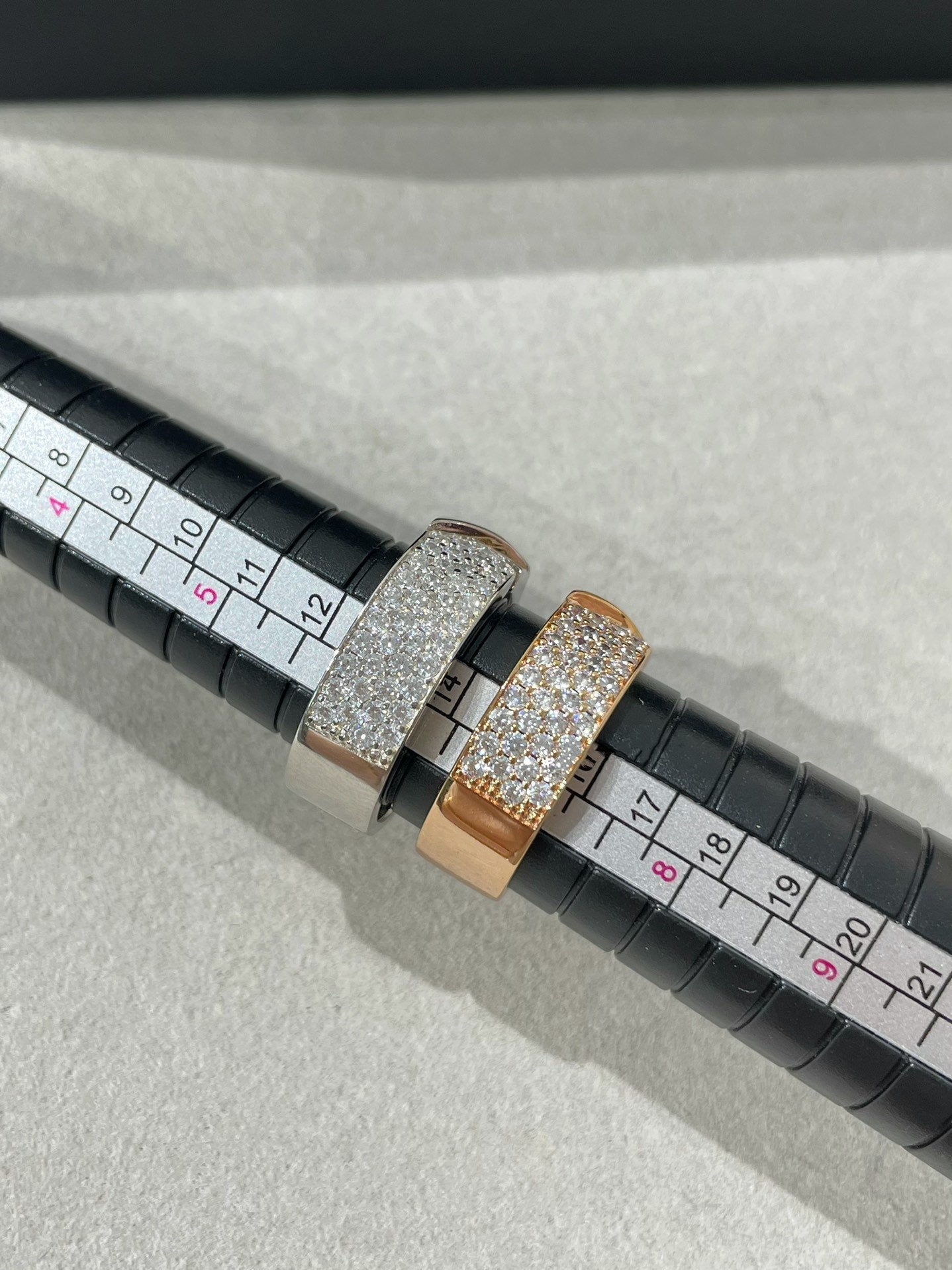 [Riva Jewelry]LIENS EVIDENCE  DIAMOND PAVED RING