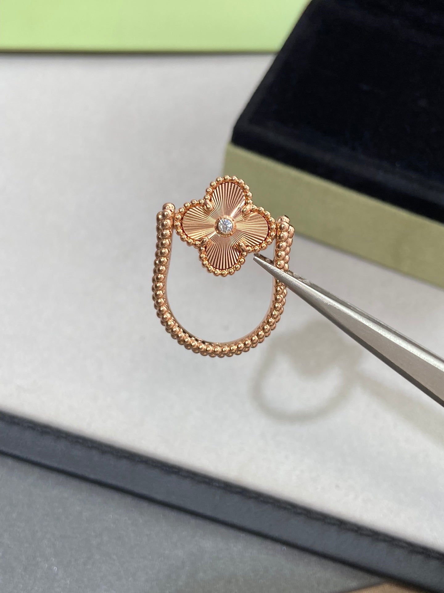 [Riva Jewelry]LUCKY CLOVER ROSE GOLD REVERSIBLE RING