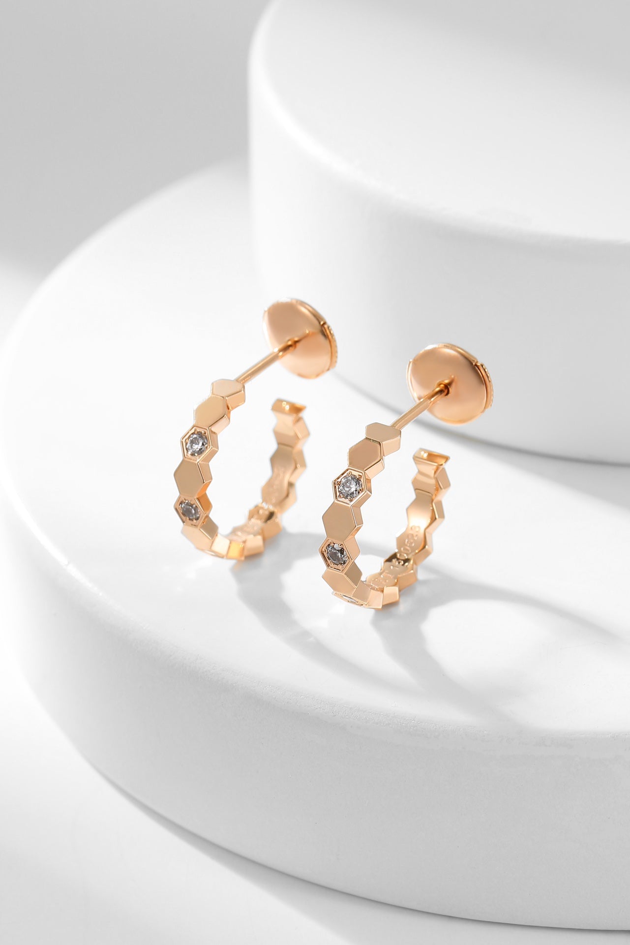 [Riva Jewelry]BEE LOVE DIAMOND HOOP EARRINGS