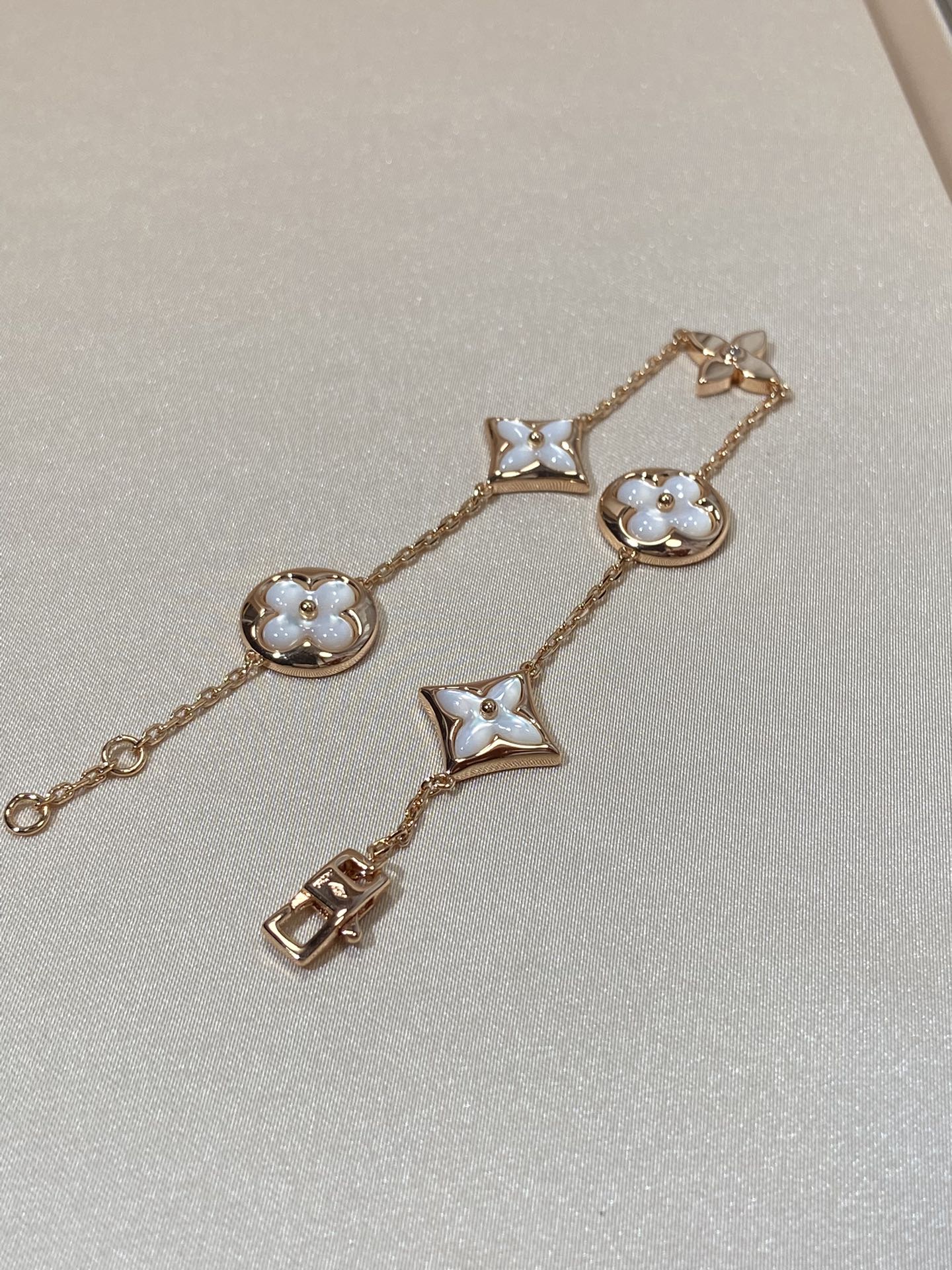 [Riva Jewelry]STAR AND SUN 5 MOTIF MOP ROSE GOLD BRACELET