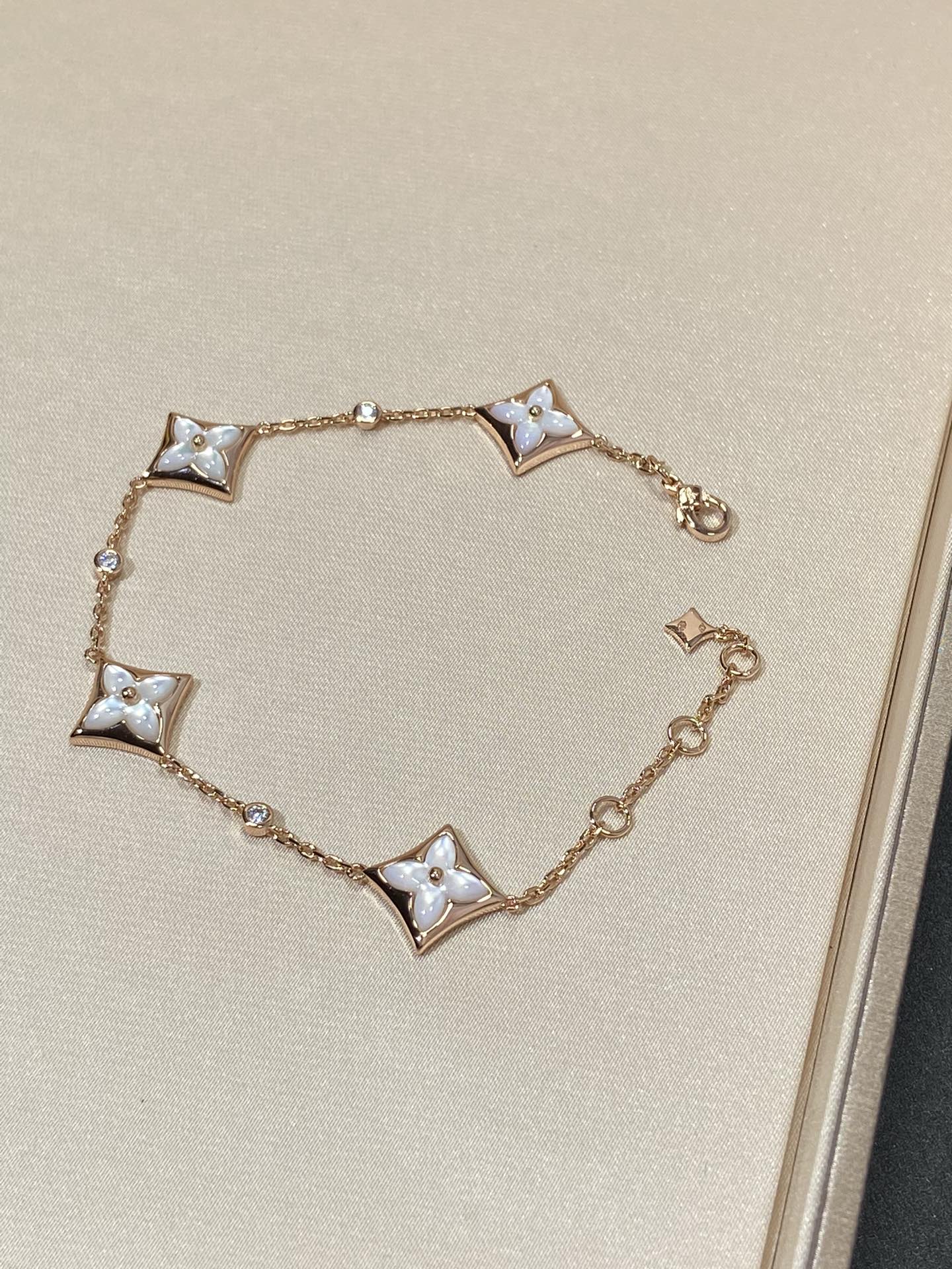 [Riva Jewelry]STAR 4 MOTIF MOP DIAMOND ROSE GOLD BRACELET