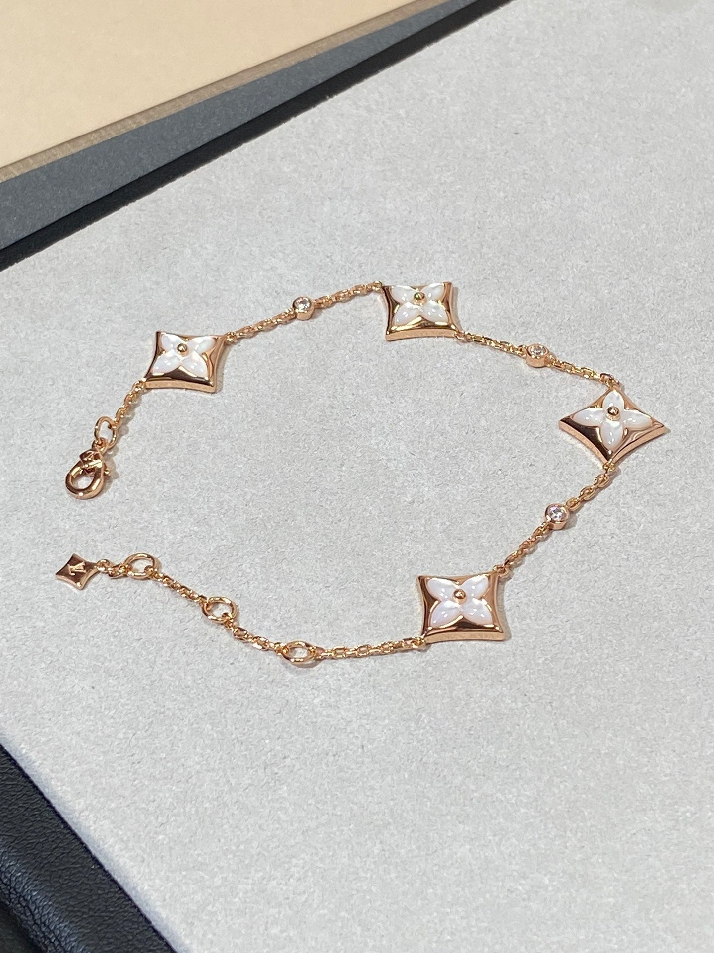 [Riva Jewelry]STAR 4 MOTIF MOP DIAMOND ROSE GOLD BRACELET