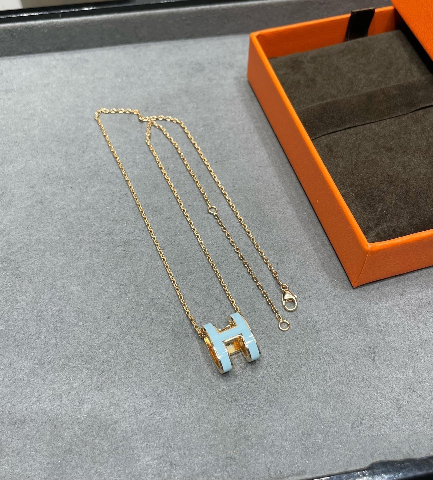 [Riva Jewelry]POP H SKY BLUE NECKLACE