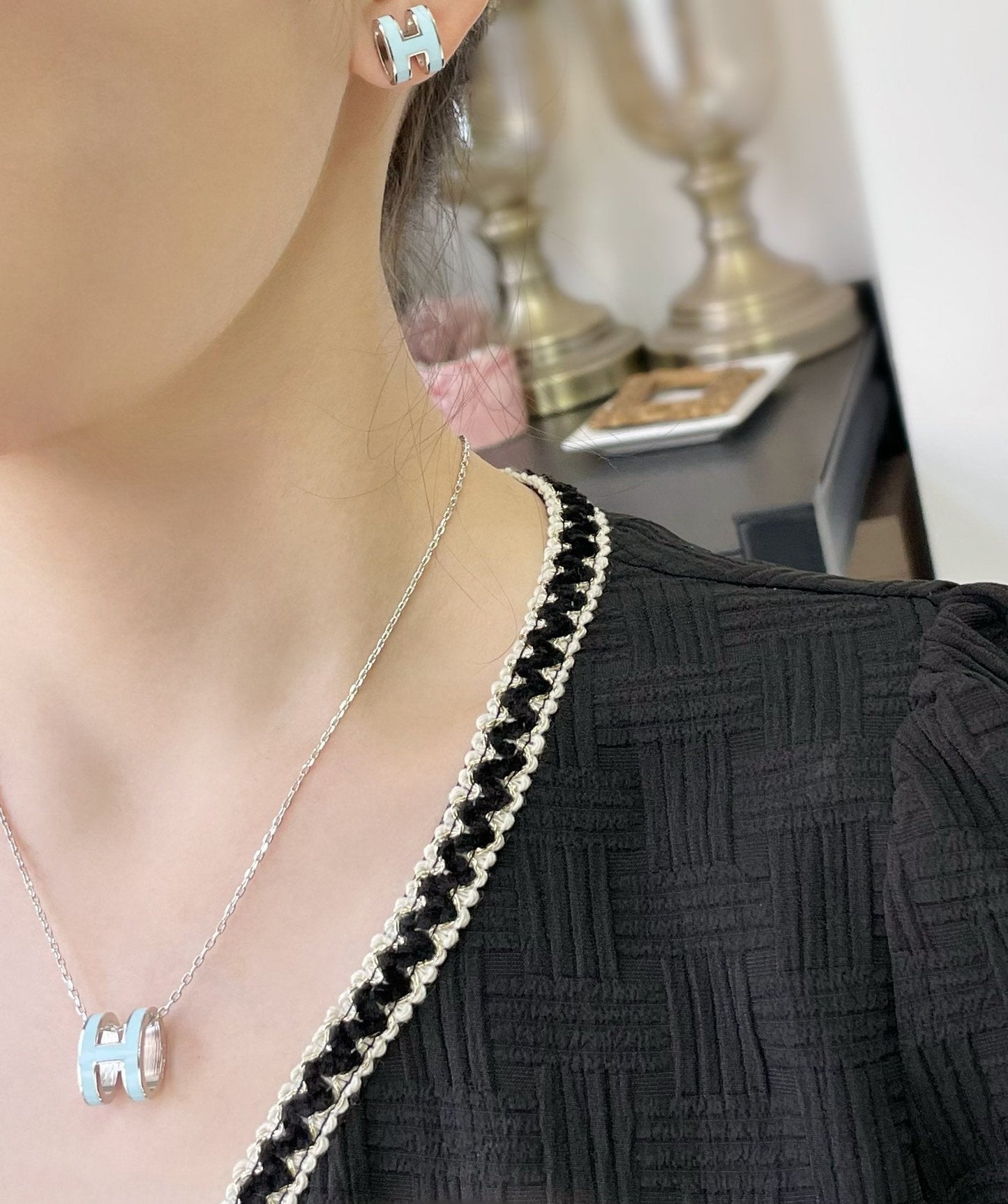 [Riva Jewelry]POP H SKY BLUE STUD EARRINGS