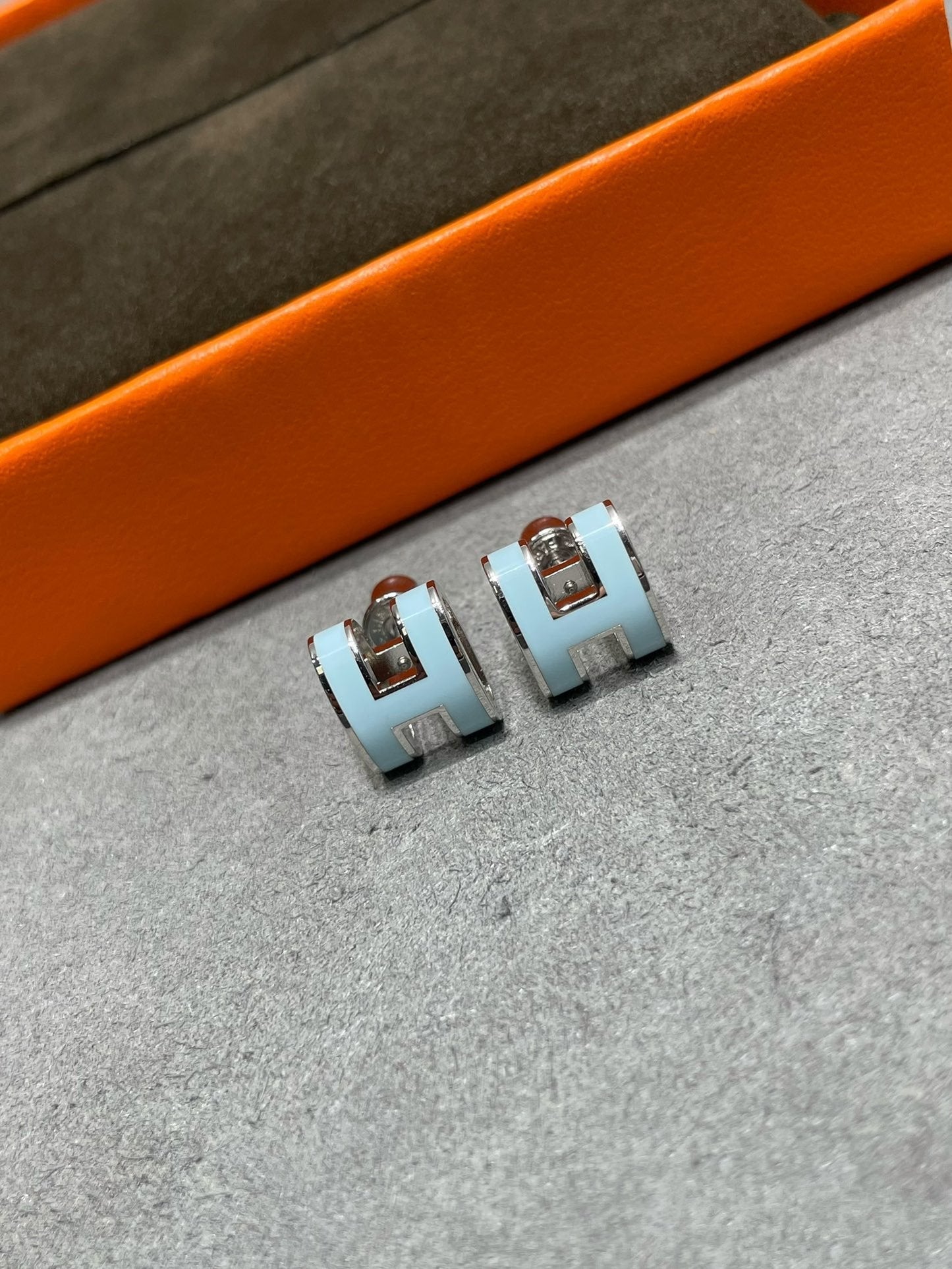 [Riva Jewelry]POP H SKY BLUE STUD EARRINGS