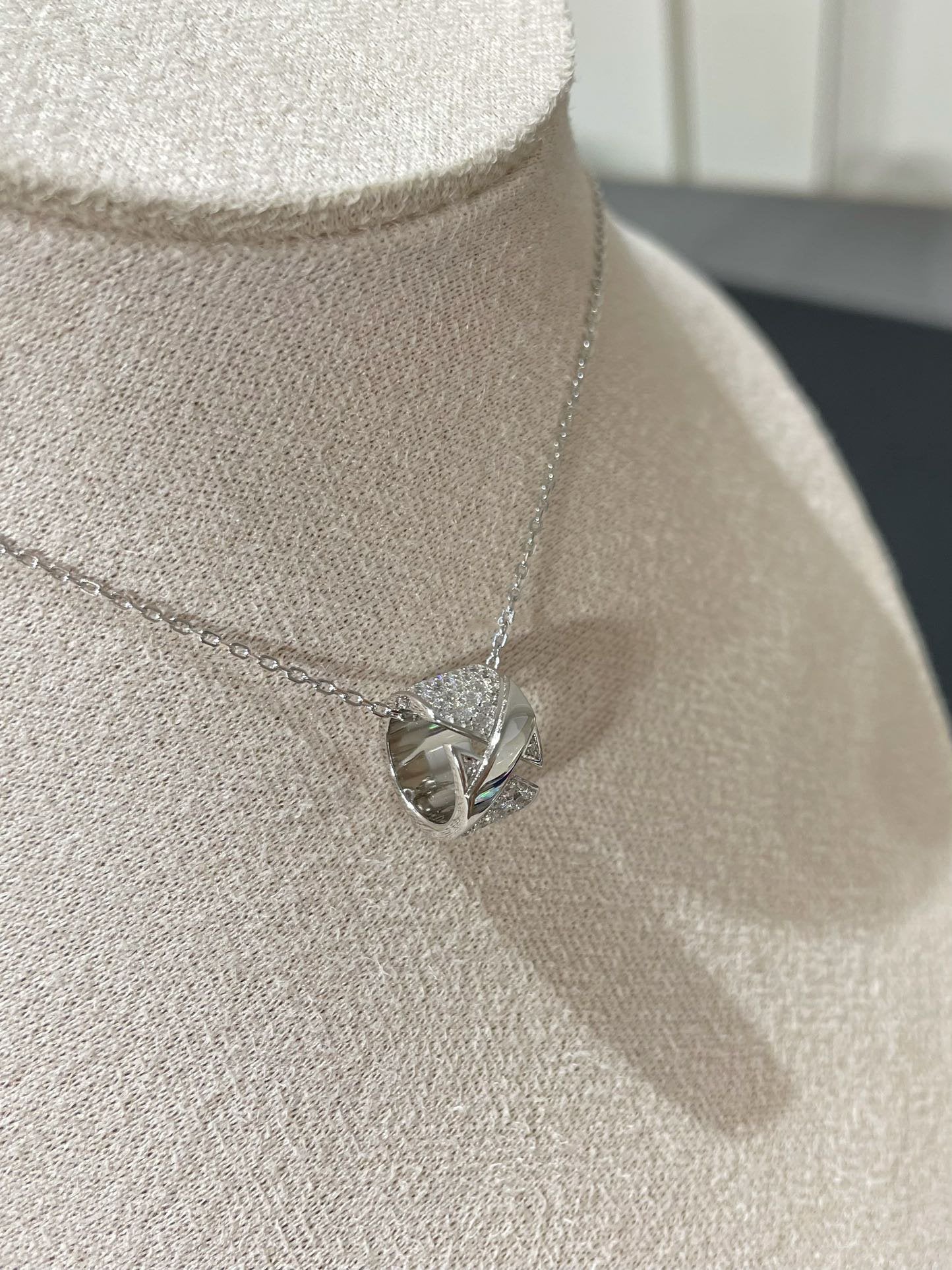 [Riva Jewelry]LIENS EVIDENCE DIAMOND PAVED NECKLACE
