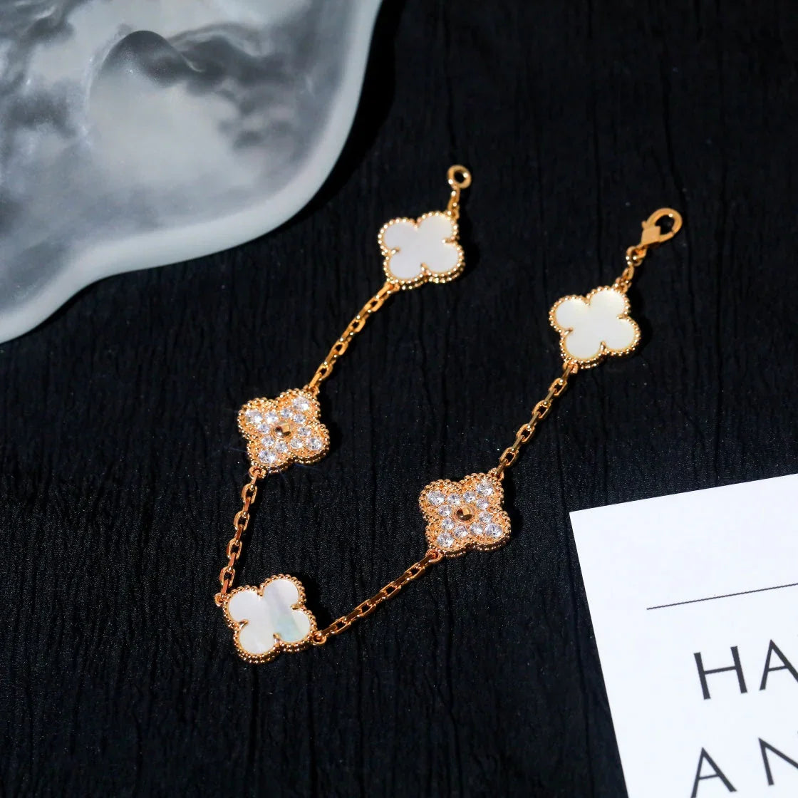 [Riva Jewelry]LUCKY CLOVER 5-MOTIF BRACELET - WHITE MOTHER-OF-PEARL COLLECTION