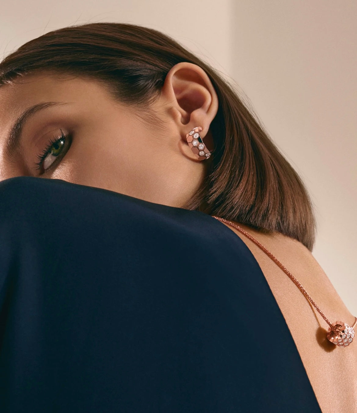 [Riva Jewelry]BEE LOVE DIAMOND HOOP EARRINGS