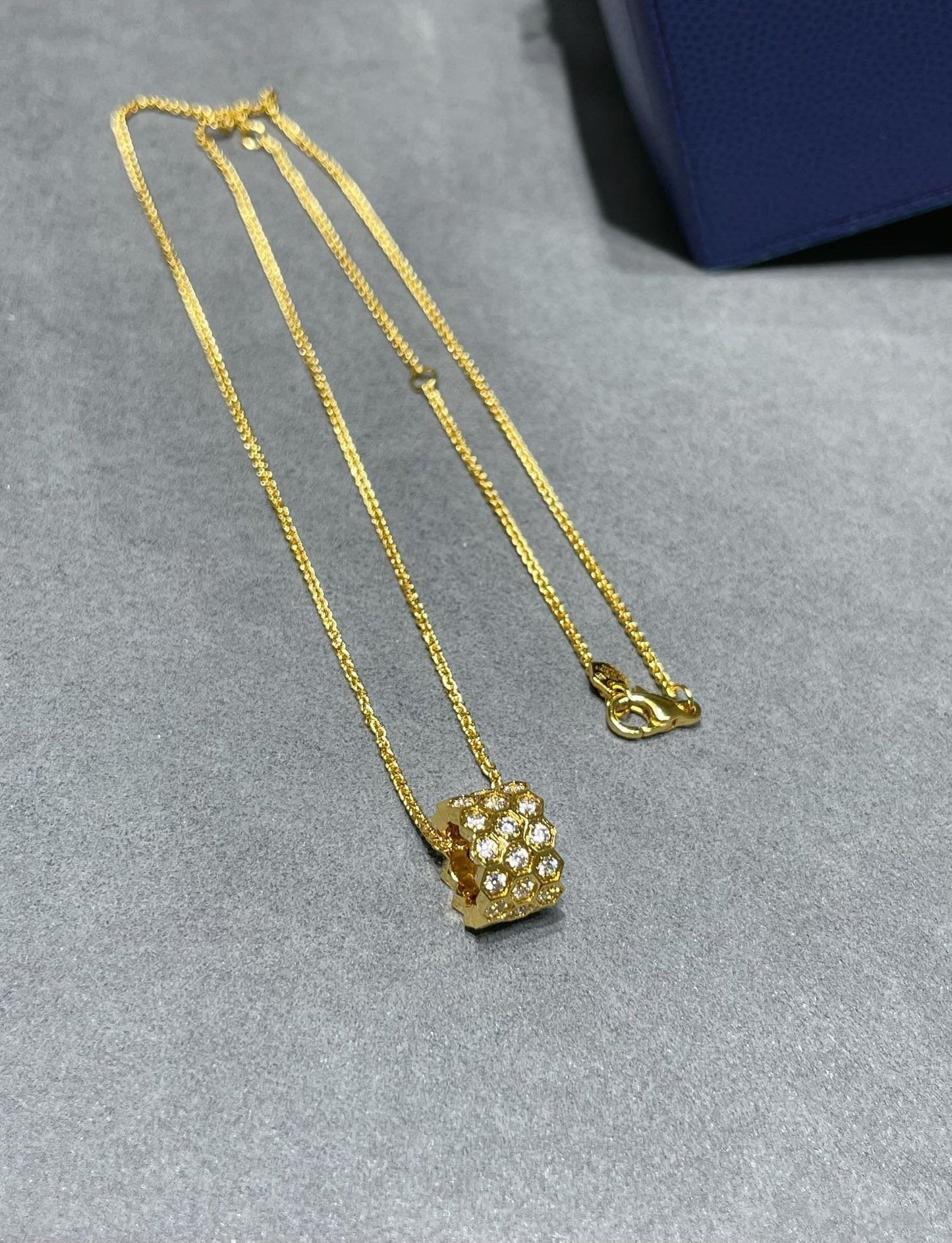 [Riva Jewelry]BEE LOVE DIAMOND PAVED 3 ROW NECKLACE
