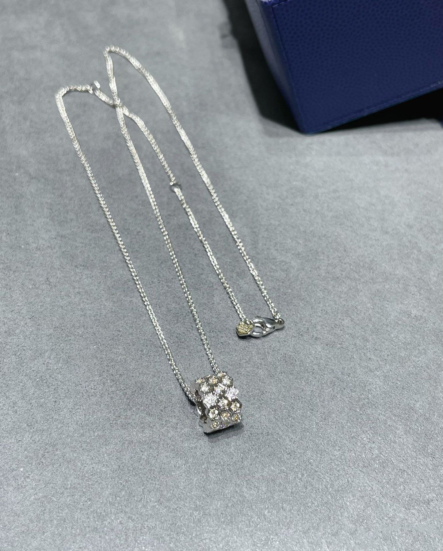 [Riva Jewelry]BEE LOVE DIAMOND PAVED 3 ROW NECKLACE