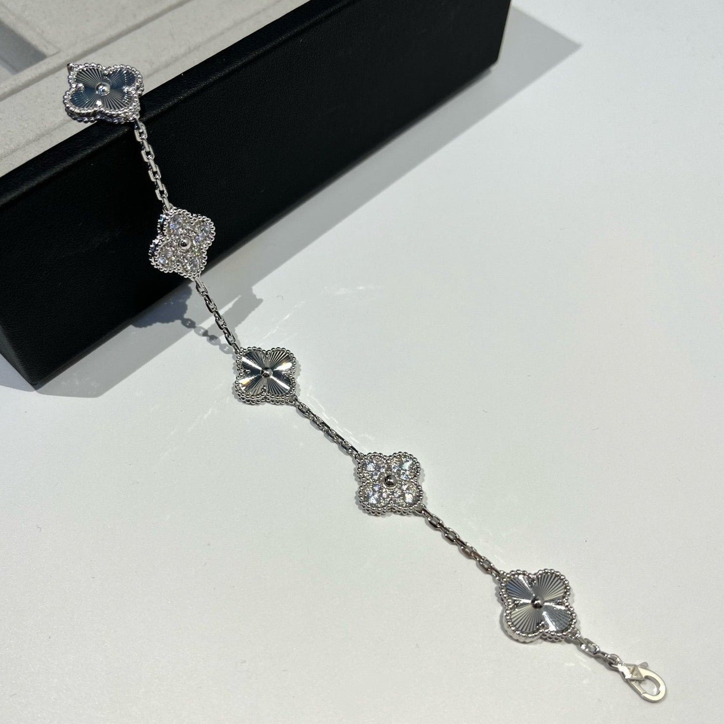 [Riva Jewelry]LUCKY CLOVER 5-MOTIF BRACELET - LASER COLLECTION