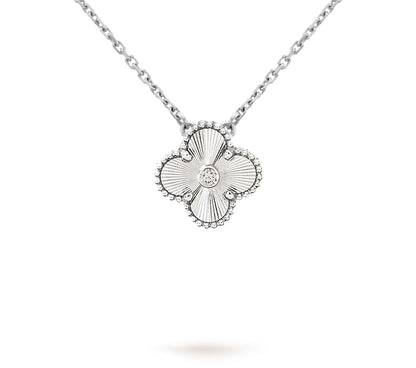 [Riva Jewelry]LIMITED EDITION CHRISTMAS CLOVER FLOWER NECKLACE - 15MM ANNUAL COLLECTIBLE PENDANT