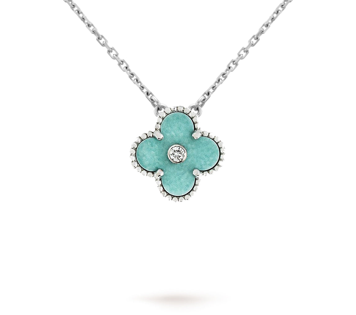 [Riva Jewelry]LIMITED EDITION CHRISTMAS CLOVER FLOWER NECKLACE - 15MM ANNUAL COLLECTIBLE PENDANT