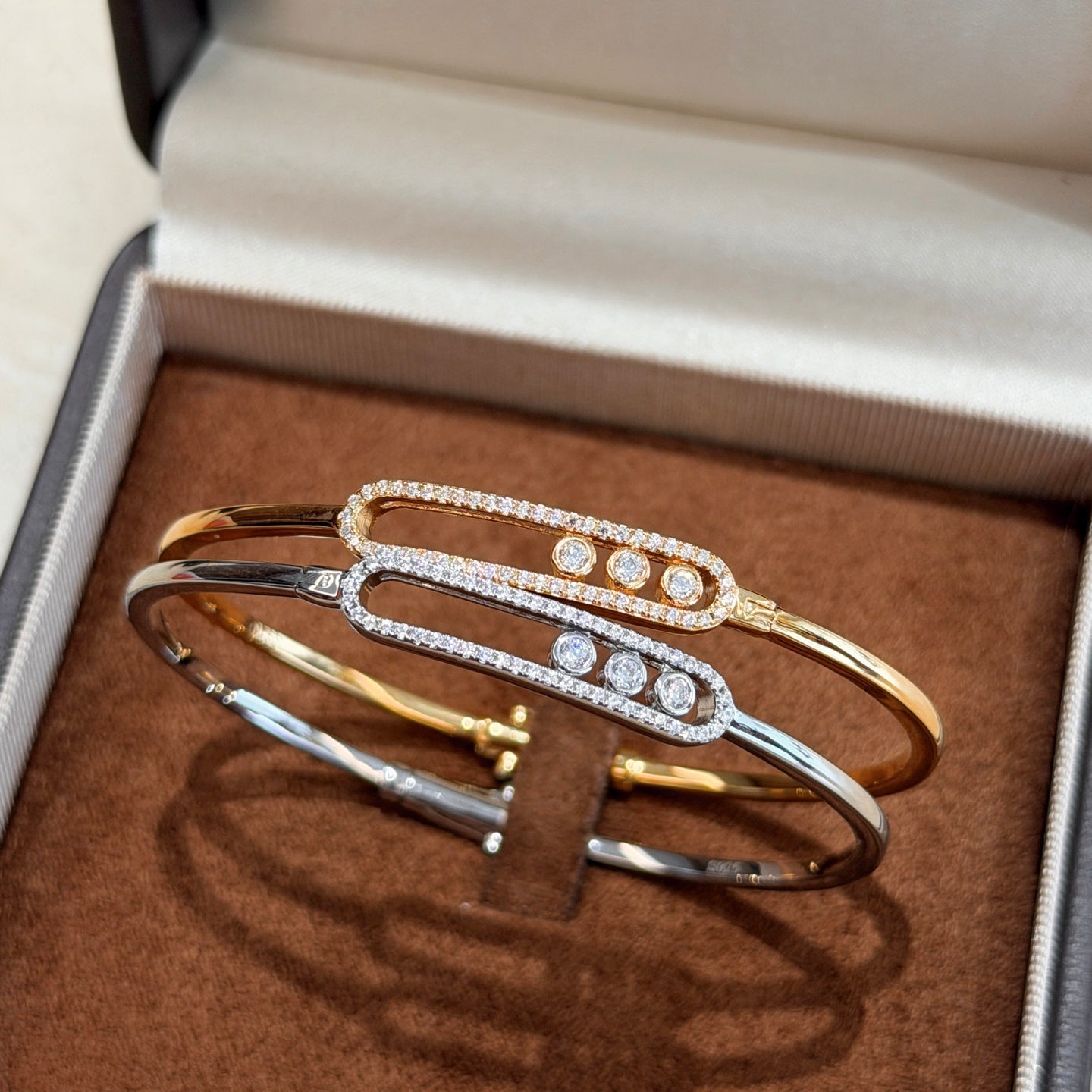 [Riva Jewelry]MOVE PAVÉ DIAMOND BANGLE BRACELET M
