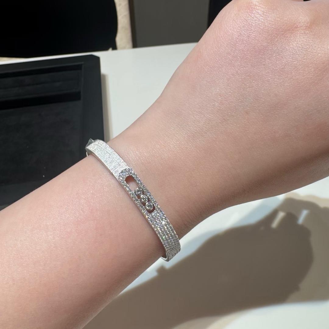 [Riva Jewelry]MOVE NOA CISELÉ HALF-PAVÉ DIAMOND BANGLE BRACELET