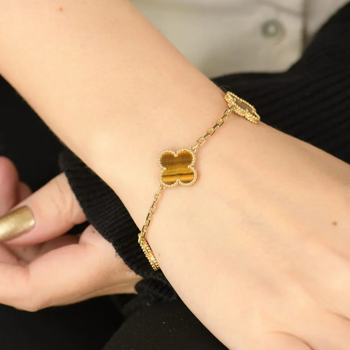 [Riva Jewelry]LUCKY CLOVER 5-MOTIF BRACELET -  TIGER’S EYE COLLECTION