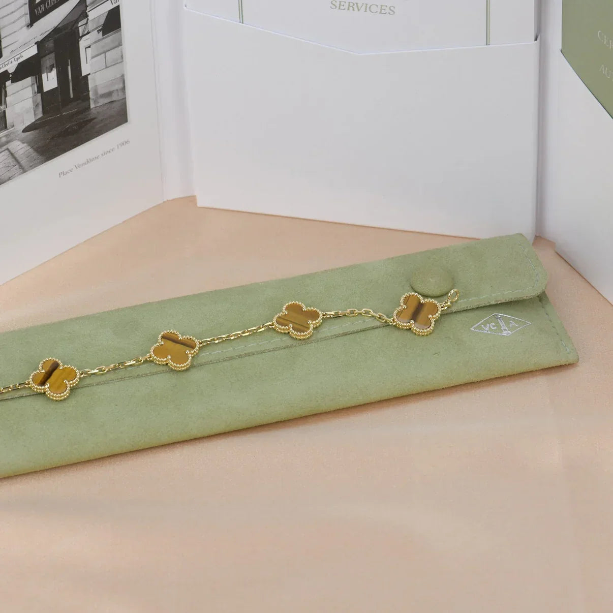 [Riva Jewelry]LUCKY CLOVER 5-MOTIF BRACELET -  TIGER’S EYE COLLECTION
