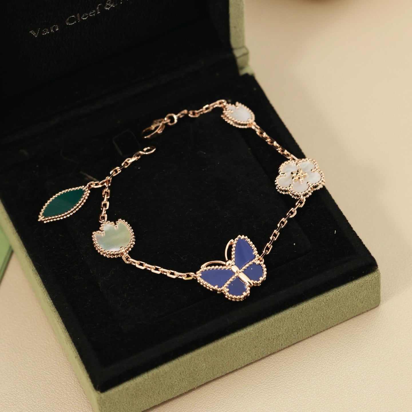[Riva Jewelry]SPRING ENCHANTMENT BUTTERFLY & FLORAL CHARM BRACELET