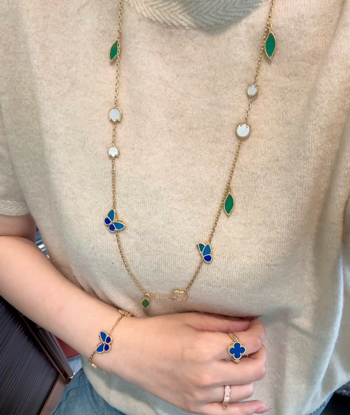 [Riva Jewelry]LUCKY SPRING BUTTERFLY & FLOWER STATEMENT NECKLACE - 15-MOTIF FLORAL DESIGN