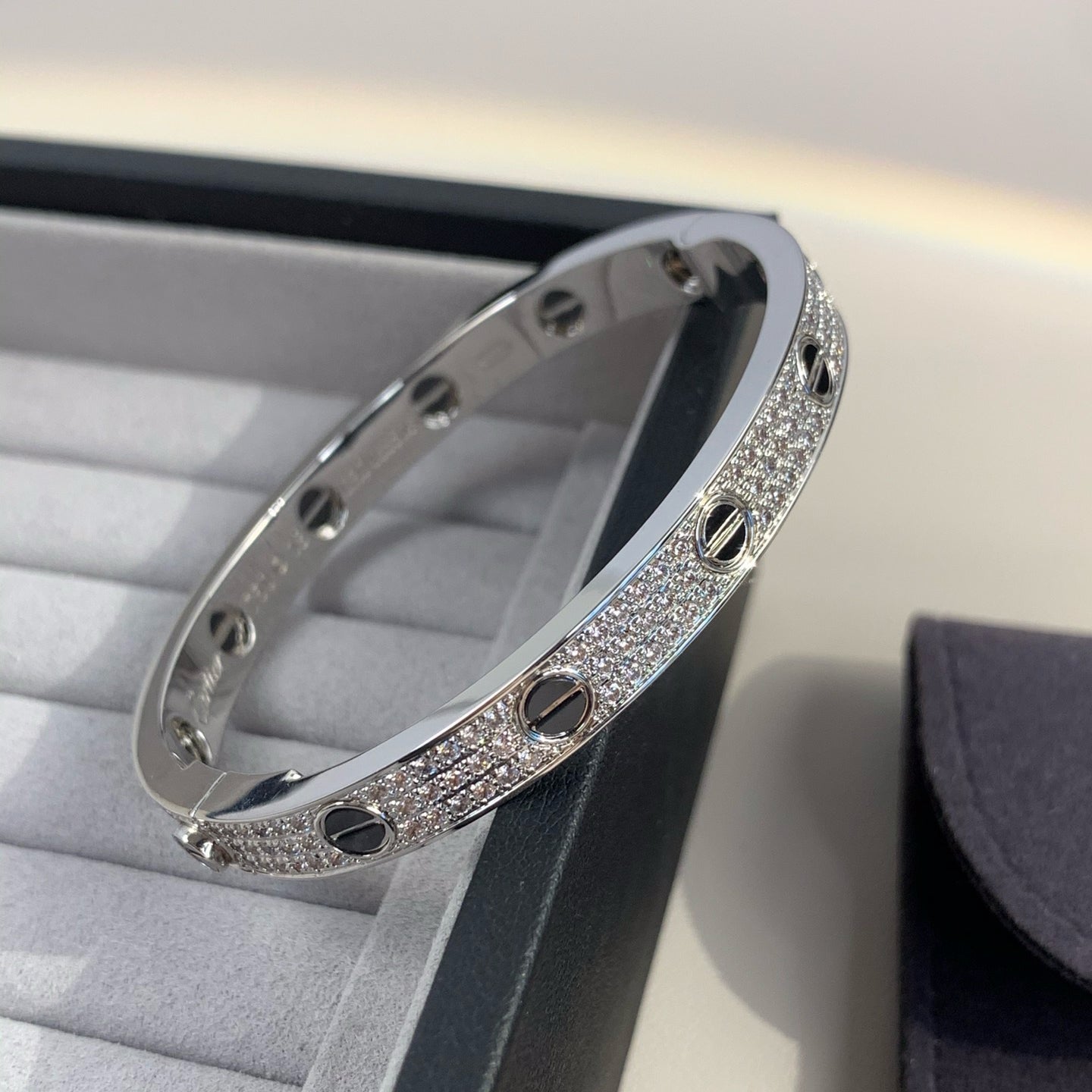 [Riva Jewelry]CLASSIC 6.1MM LOVE BANGLE - DIAMOND PAVÉ & BLACK CERAMIC