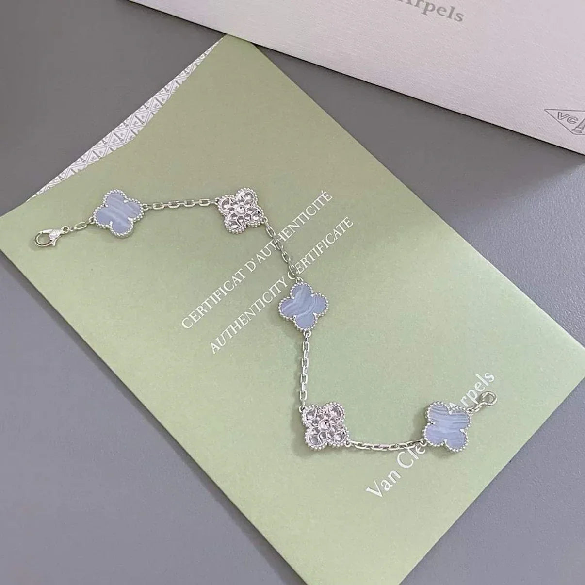 [Riva Jewelry]LUCKY CLOVER 5-MOTIF BRACELET - PURPLE CHALCEDONY COLLECTION