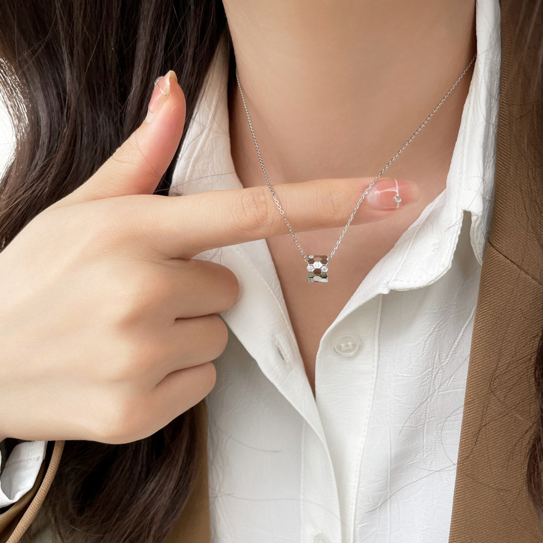 [Riva Jewelry]BEE MINI PEDANT DIAMOND NECKLACE