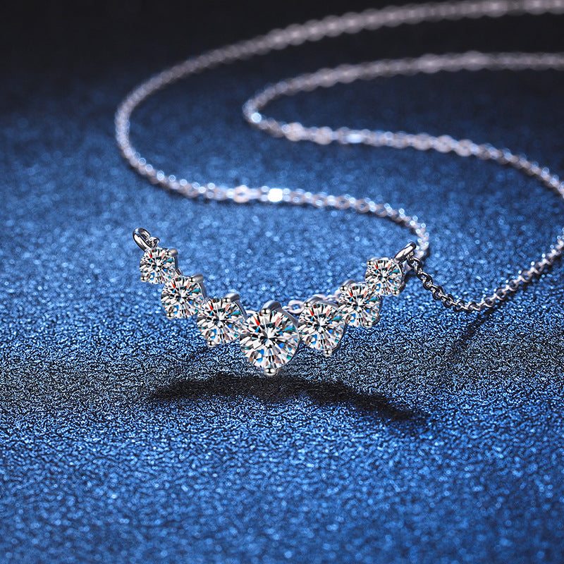 [Riva Jewelry]MINIMALIST CURVED SMILE MOISSANITE NECKLACE