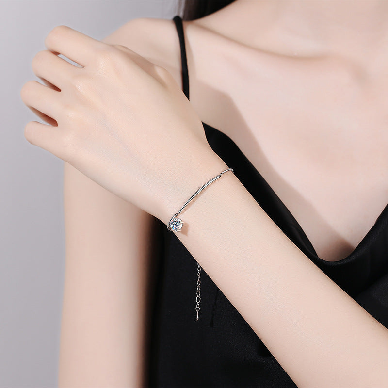 [Riva Jewelry]ELEGANT HALF-MOON CURVE MOISSANITE BRACELET