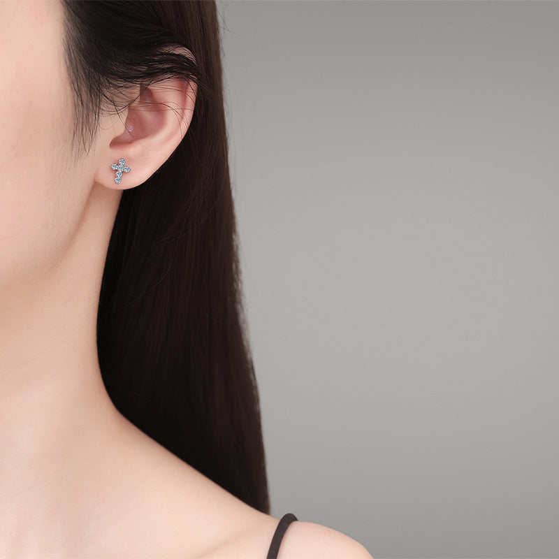 [Riva Jewelry]SPARKLING CROSS MOISSANITE STUD EARRINGS