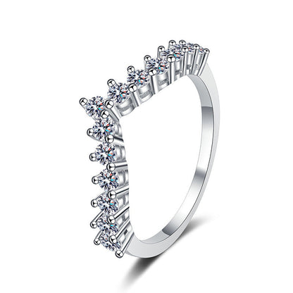 [Riva Jewelry]ELEGANT V-SHAPED CHEVRON MOISSANITE RING