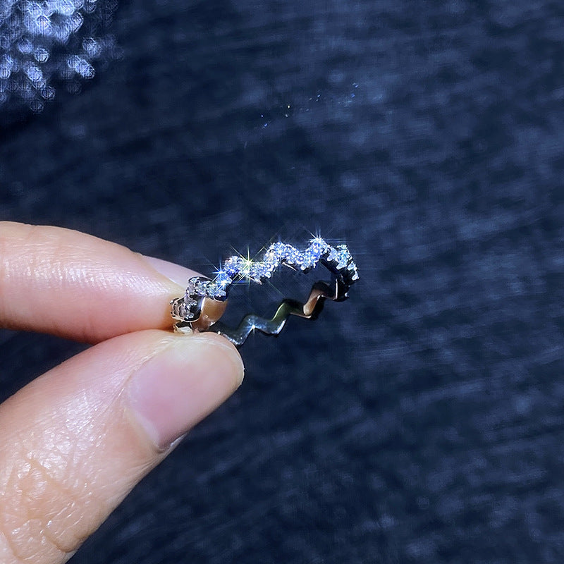 [Riva Jewelry]CHIC WAVY MOISSANITE ETERNITY RING
