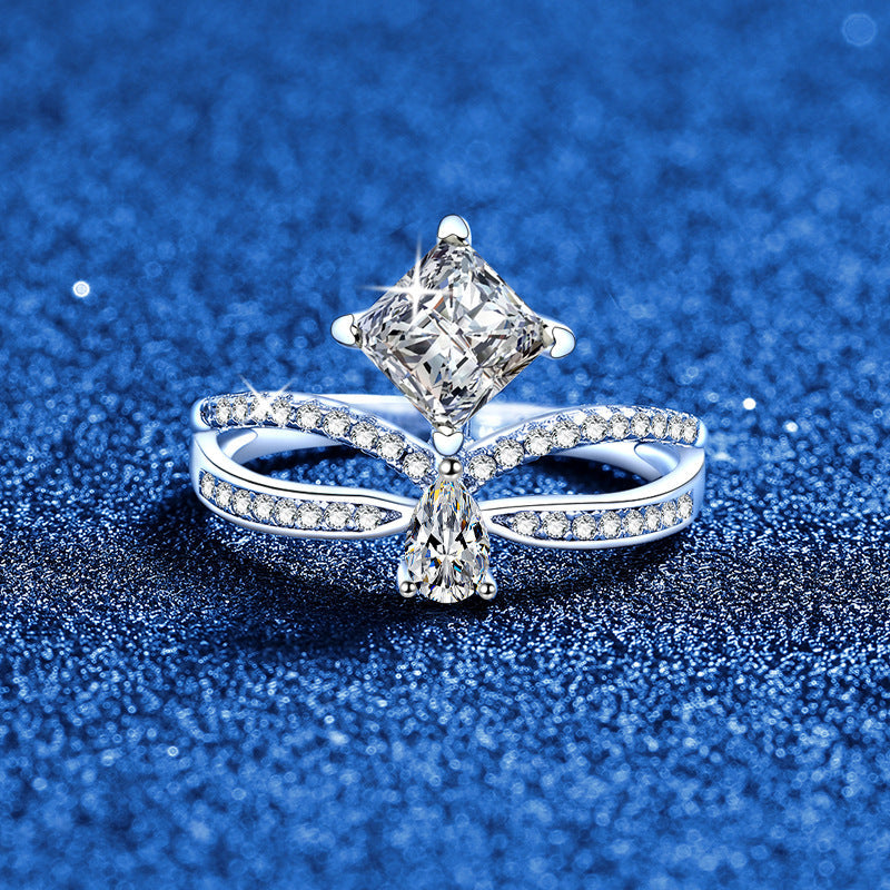 [Riva Jewelry]ELEGANT DOUBLE-TWISTED MOISSANITE RING